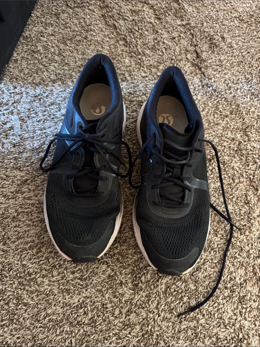 Lululemon athletic shoes - Picture 6 of 7